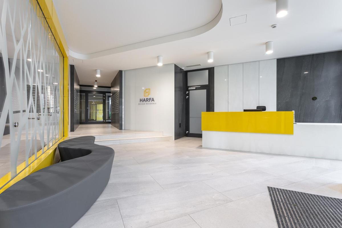 Yellow Apartment With Parking Praga Exterior foto